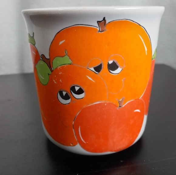 Vintage Nancy Lynn Anthropomorphic Smiling Fruit Coffee Mug Collectible Décor - Picture 4 of 10